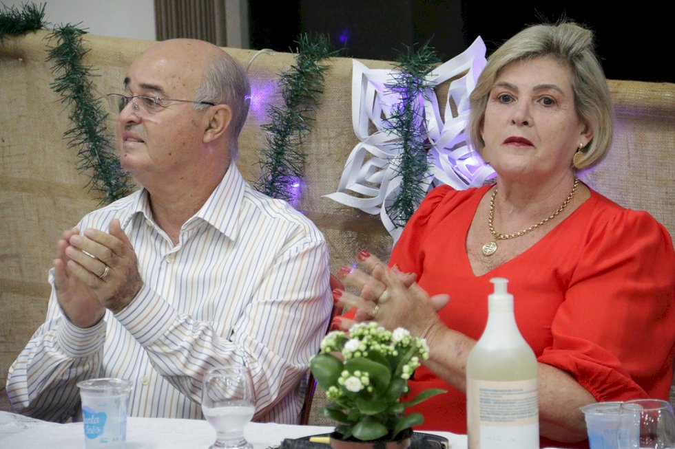 Idosos do Conviver encerram atividades de 2022 em jantar de natal