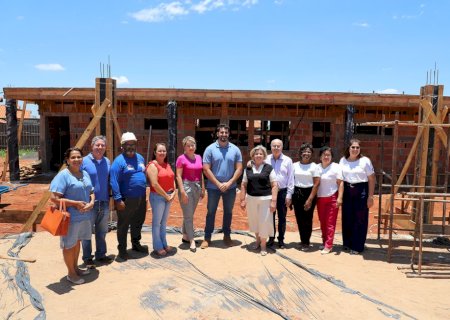 Gilberto Garcia visita construções de duas novas escolas e vistoria unidades em reforma e ampliação