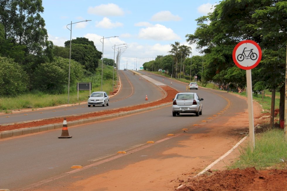 Início da implantação da rotatória interdita prolongamento da Moura Andrade