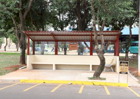 Prefeitura de Nova Andradina constrói 5 novos pontos de ônibus