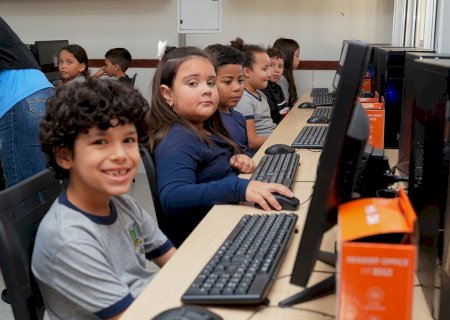 Inauguração de Sala de Tecnologia impulsiona ensino digital na Escola Municipal Profª Maria Imaculada Fernandes